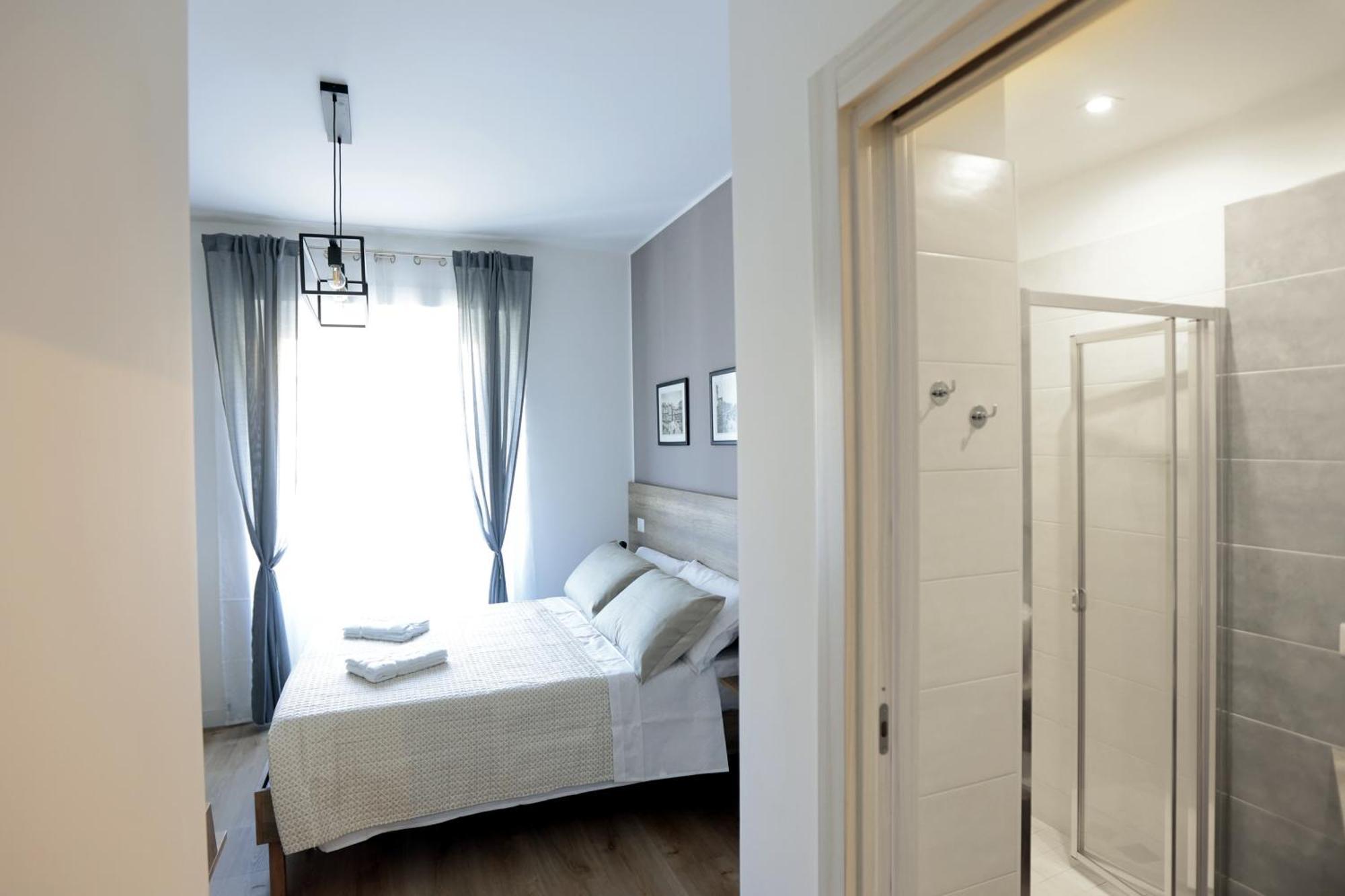 Angio Holiday Rooms เนเปิลส์ ภายนอก รูปภาพ